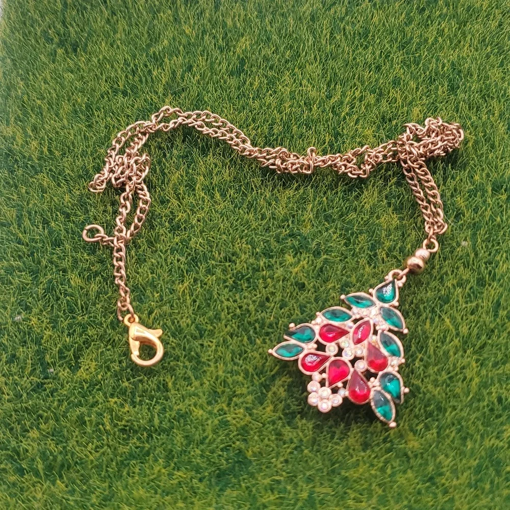 Elegant Gold Tone Swarovski Crysyals Necklace with‎ Red and Green  24 Inch N3831
